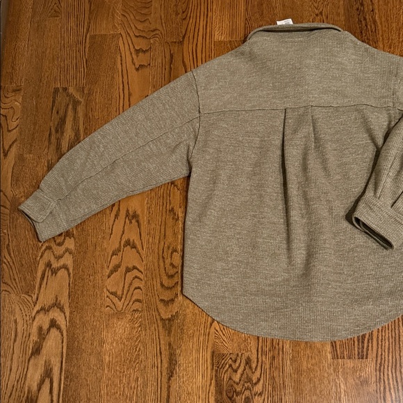 New In Ribbed Button-Up Overshirt in Olive large - Picture 12 of 13